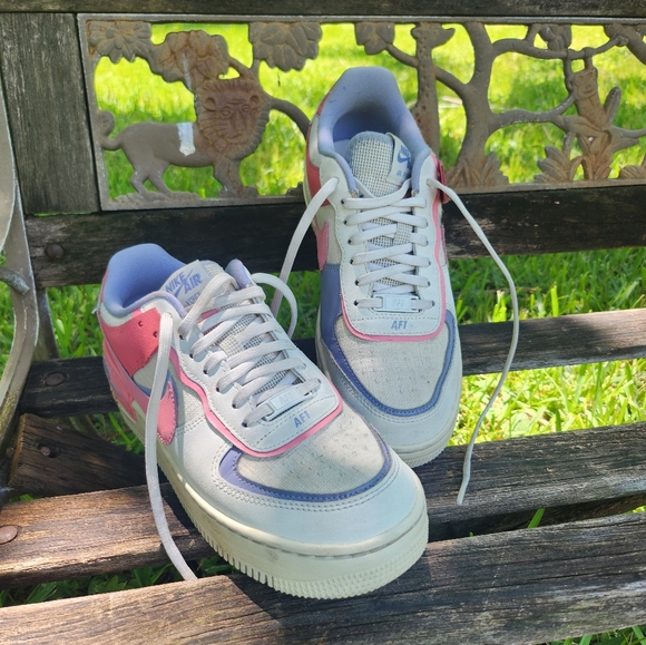 Woman Nike Women's Air Force 1 Shadow Sneakers - Picture 3 of 8